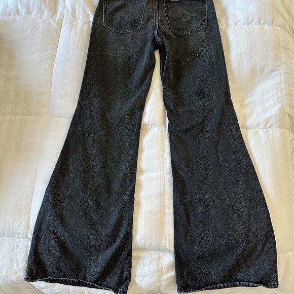 Mid Rise Washed Black '70s Flare Jeans, size 2 - Picture 5 of 8